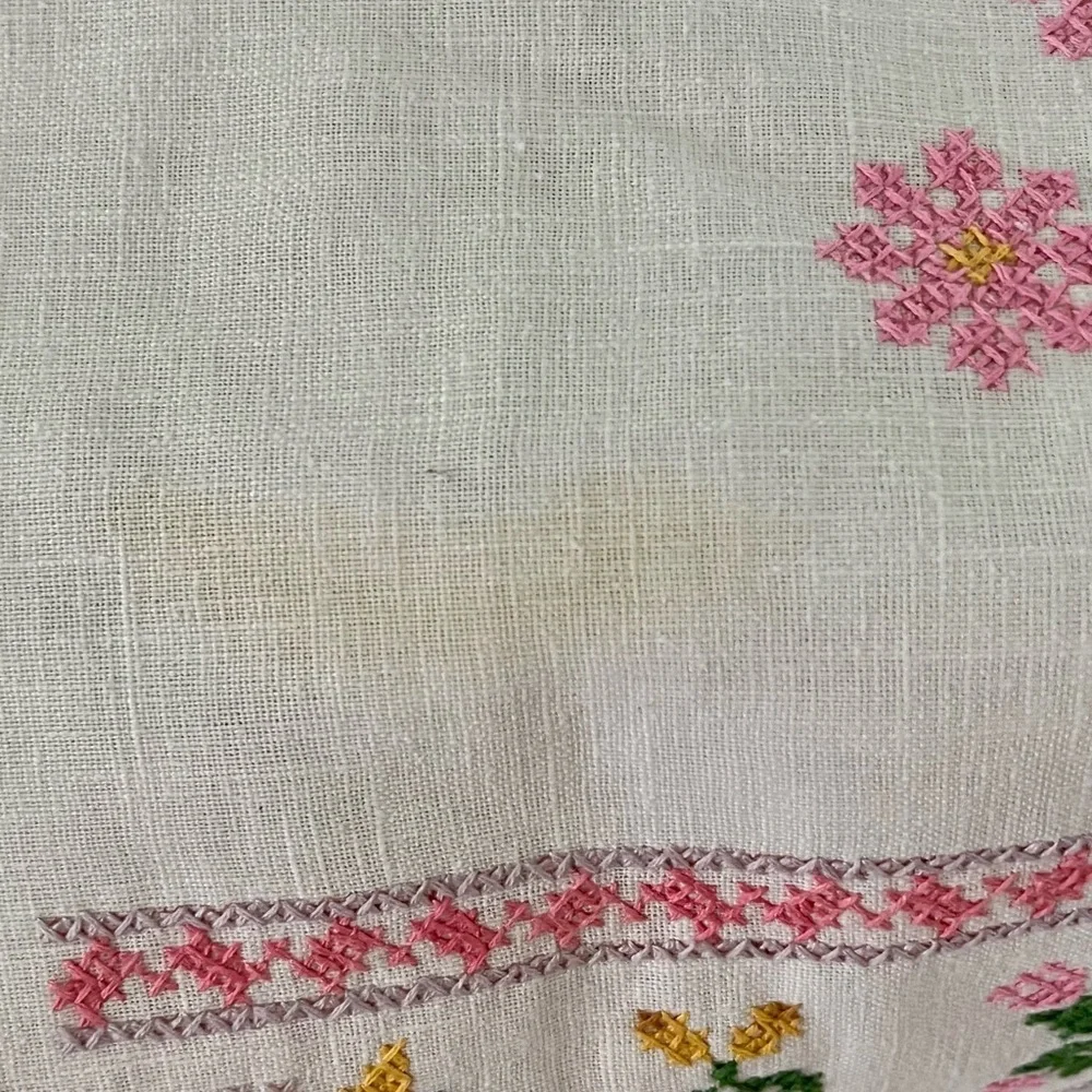 Floral Embroidered Table Runner 15/41 inches
